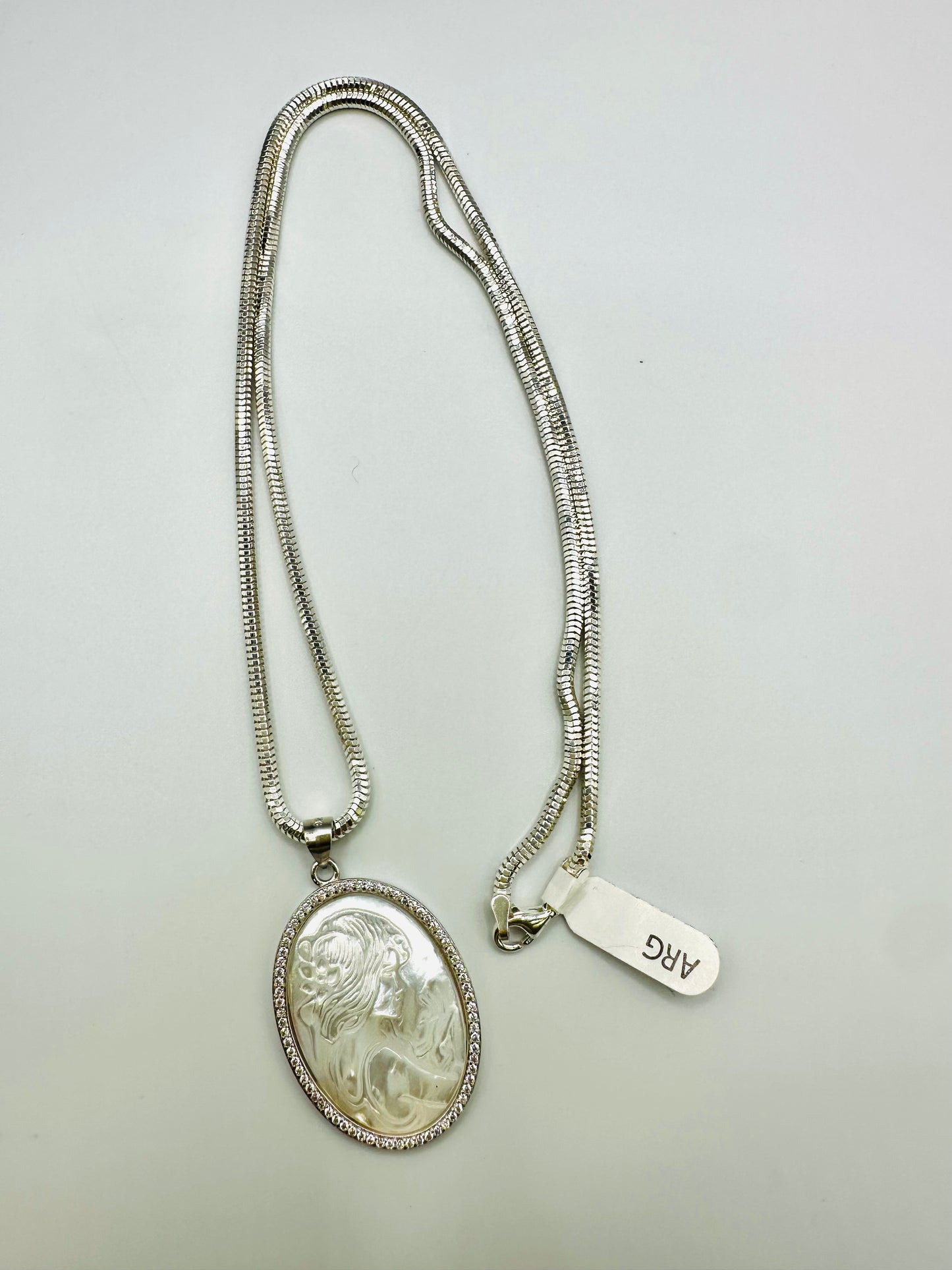 Chaîne en argent 925 avec médaille de la Vierge à l’Enfant