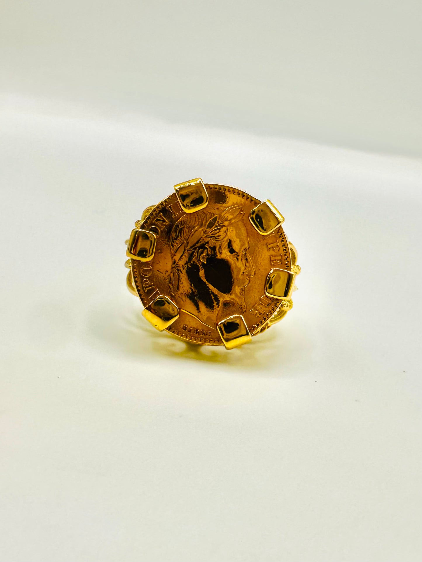 Bague Porte-Pièce “Napoléon” – Or 18 et 21 carats ~ 6 griffes