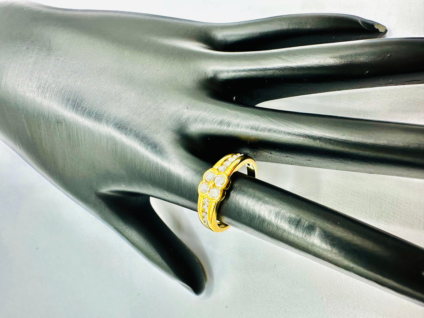 Bague en Or 18 Carats Sertie de Diamants