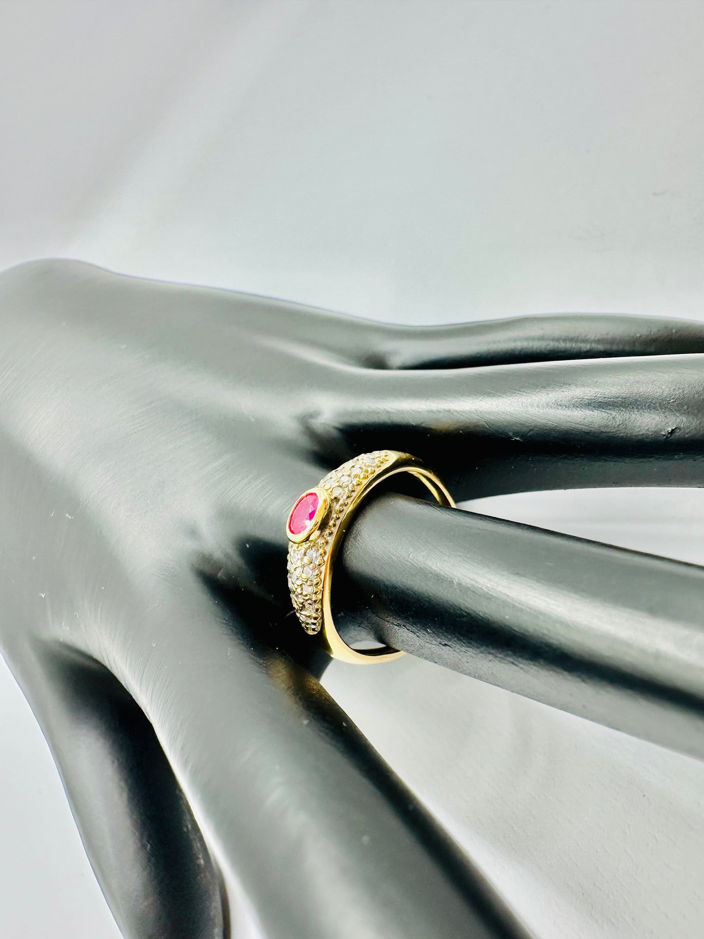 BAGUE JONC RUBIS ET DIAMANTS Or 750/1000