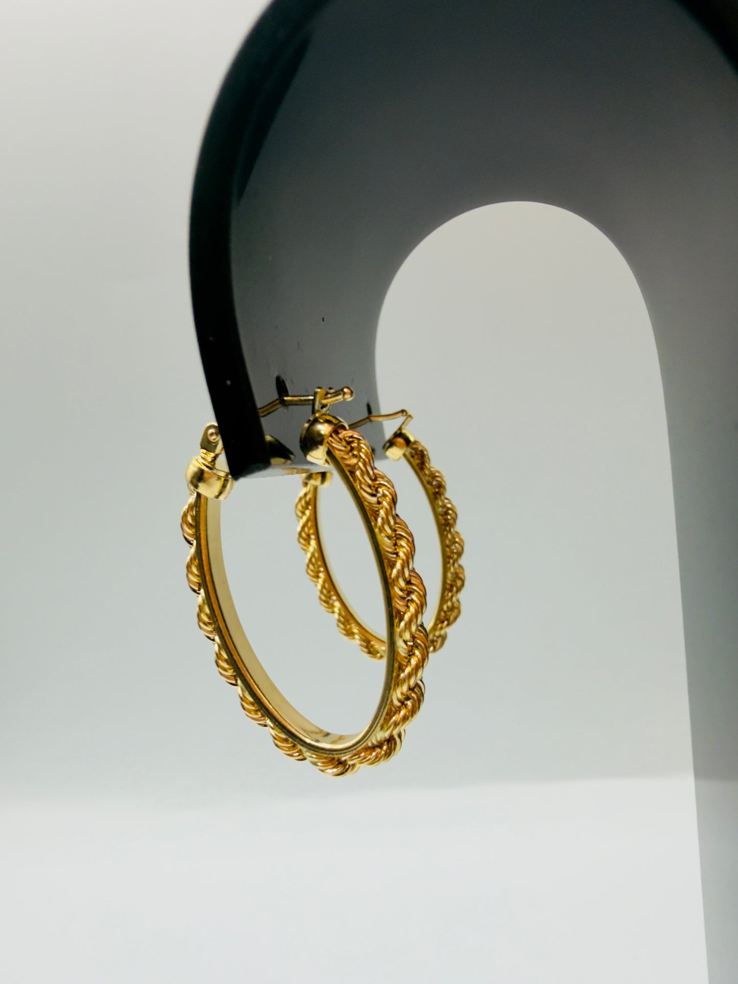 Boucles D’oreilles Torsadée Ovale en Or 750/1000