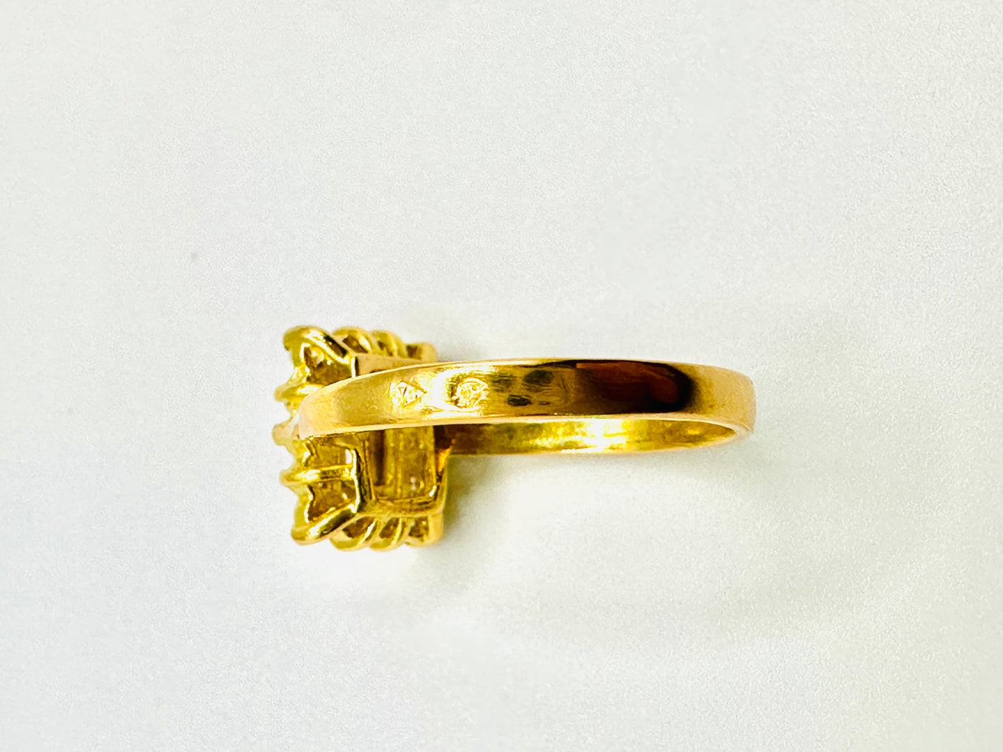 Bague Solitaire Type Auréole en Or Jaune 18 Carats