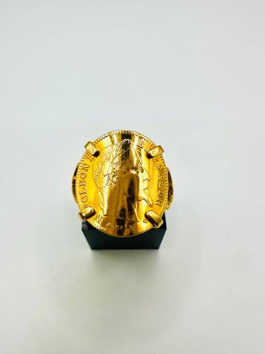 Bague Porte-Pièce Courbée “Napoléon 10 francs” – Or 18 et 21carats ~ 4 griffes