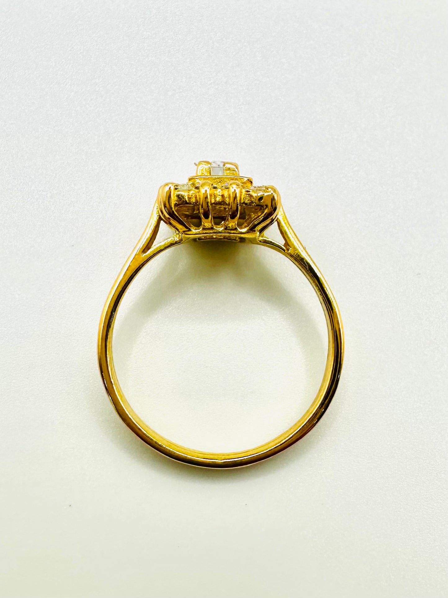 Bague Solitaire Type Auréole en Or Jaune 18 Carats