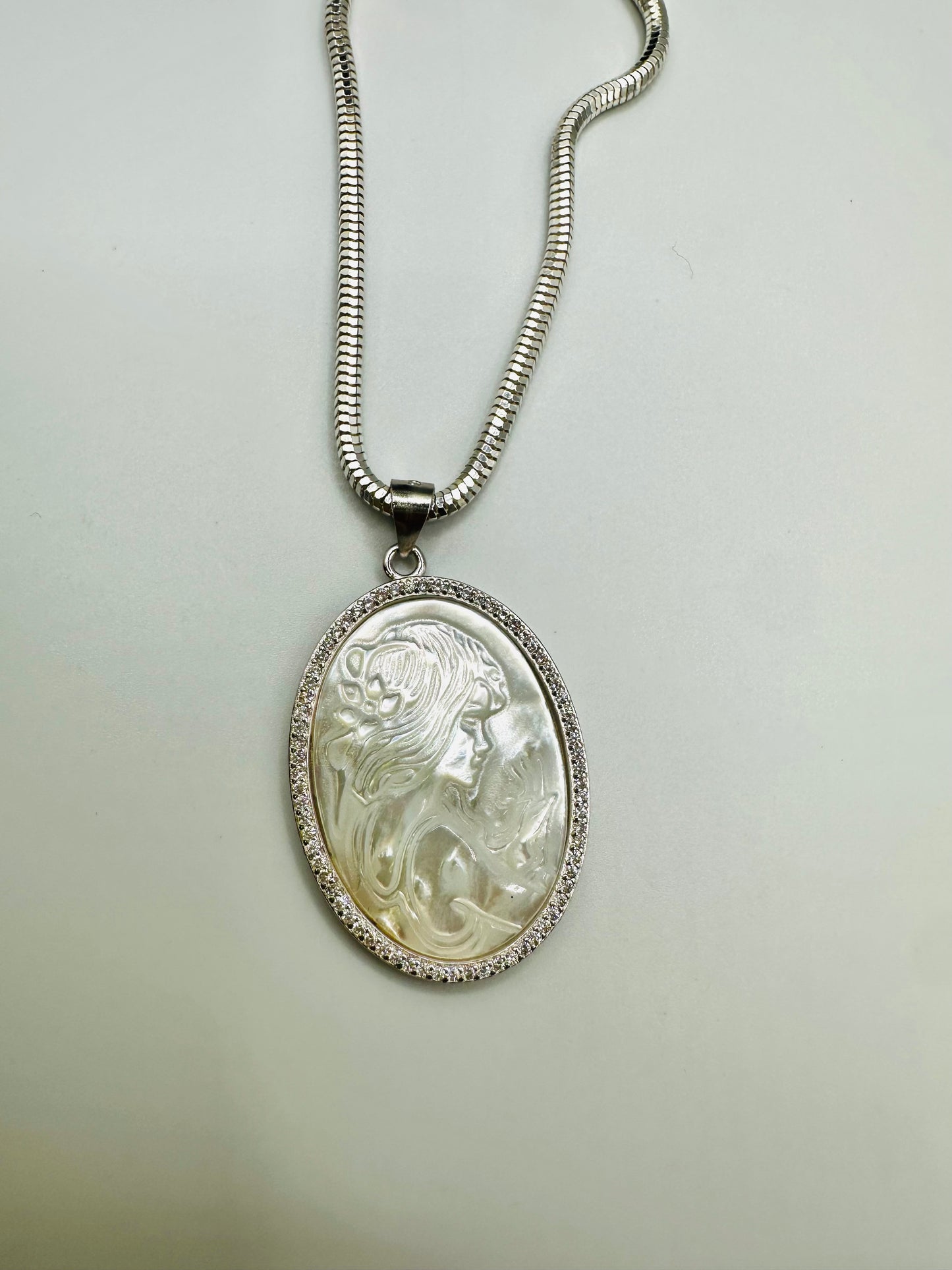 Chaîne en argent 925 avec médaille de la Vierge à l’Enfant