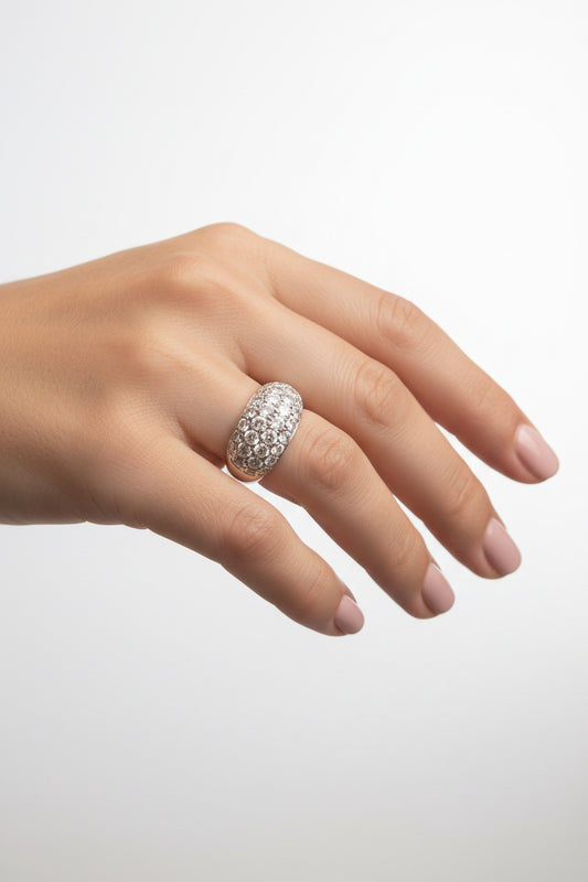 Bague bombée sertie diamants en or 750/1000